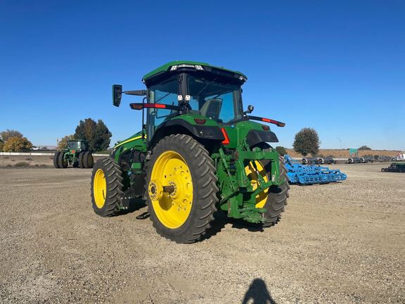 2022 John Deere 8R 250 Tractor