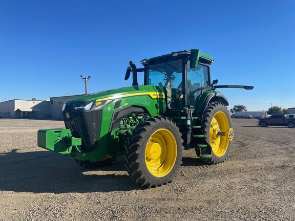 2022 John Deere 8R 250 Tractor