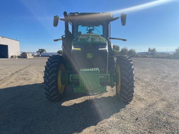 2022 John Deere 8R 250 Tractor