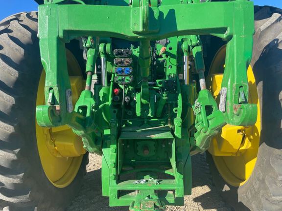 2022 John Deere 8R 250 Tractor