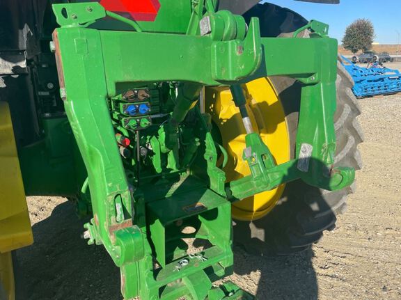 2022 John Deere 8R 250 Tractor