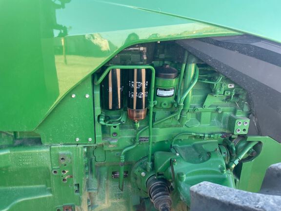 2022 John Deere 8R 250 Tractor