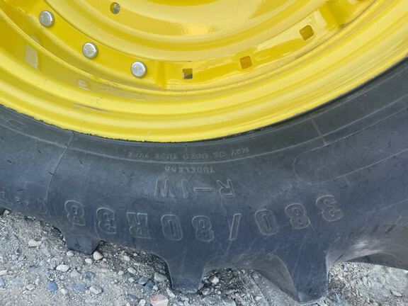 2022 John Deere 8R 250 Tractor