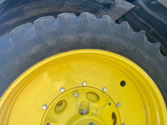 2022 John Deere 8R 250 Tractor