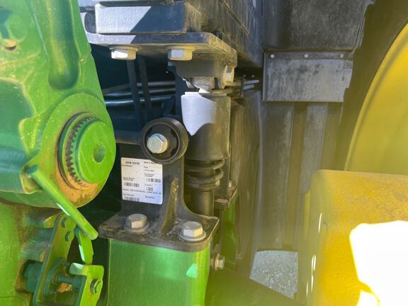 2022 John Deere 8R 250 Tractor