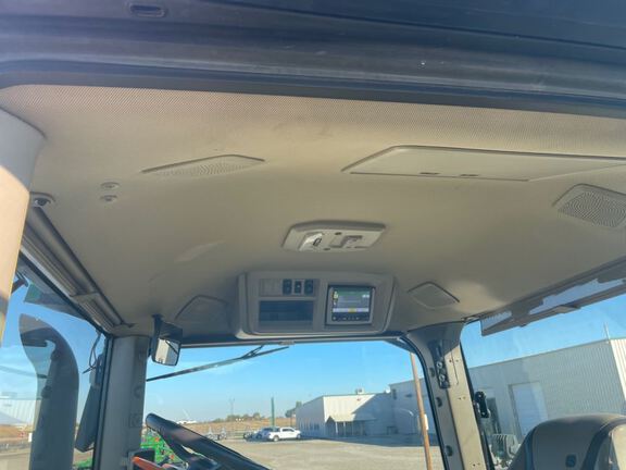 2022 John Deere 8R 250 Tractor