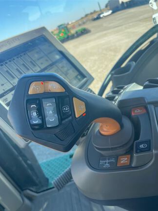 2022 John Deere 8R 250 Tractor