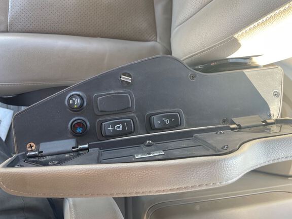 2022 John Deere 8R 250 Tractor