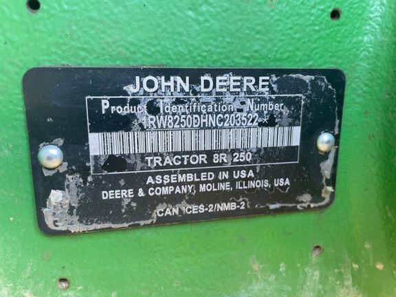 2022 John Deere 8R 250 Tractor