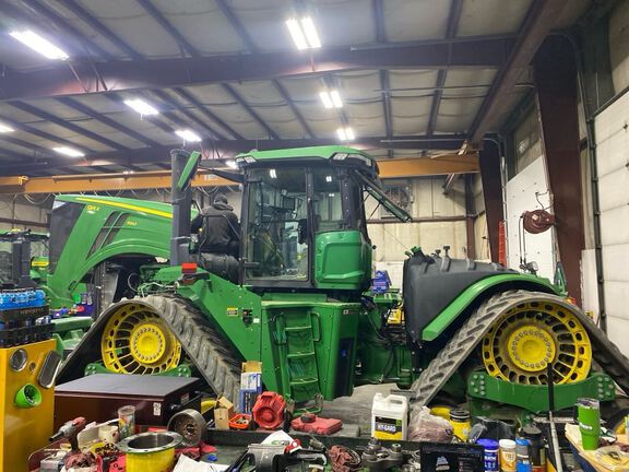 2022 John Deere 9RX 590 Tractor Rubber Track