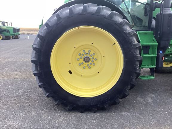 2022 John Deere 6175R Tractor