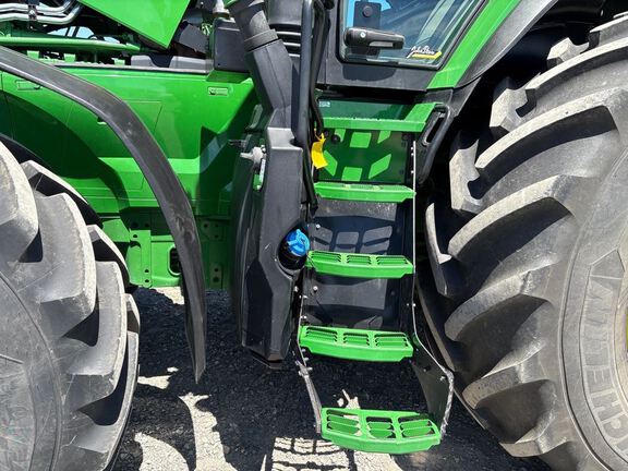 2024 John Deere 7R 310 Tractor