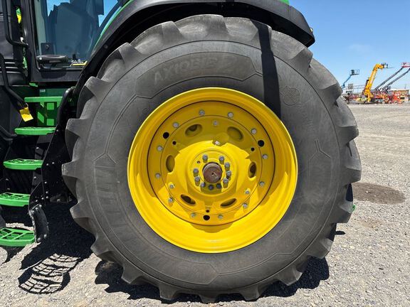 2024 John Deere 7R 310 Tractor