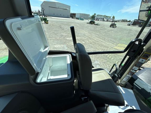 2024 John Deere 7R 310 Tractor