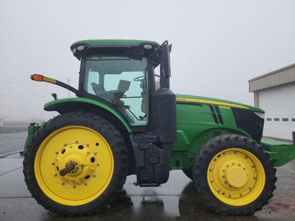 2018 John Deere 7230R Tractor