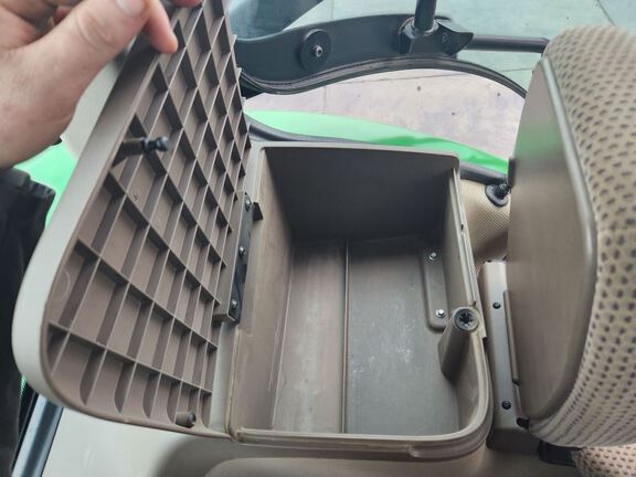 2018 John Deere 7230R Tractor