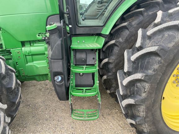 2015 John Deere 8345R Tractor