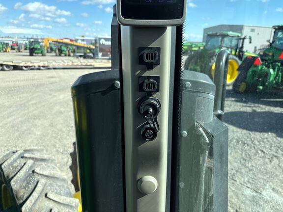 2022 John Deere 8R 340 Tractor