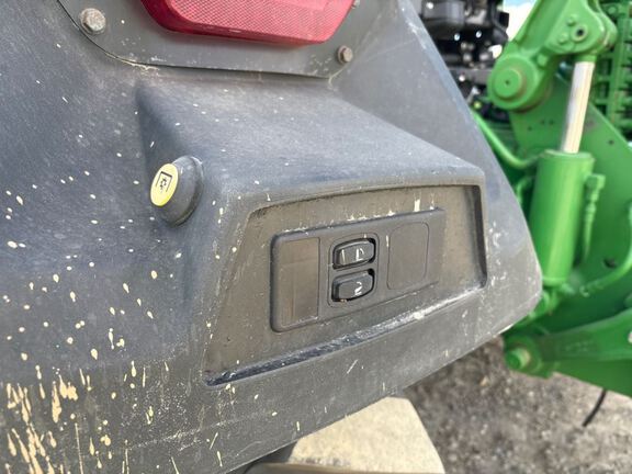 2025 John Deere 8RX 410 Tractor Rubber Track