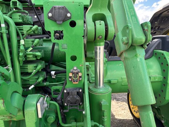 2025 John Deere 8RX 410 Tractor Rubber Track