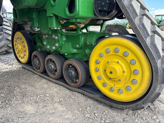 2025 John Deere 8RX 410 Tractor Rubber Track