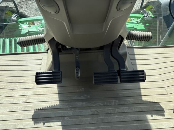 2025 John Deere 8RX 410 Tractor Rubber Track