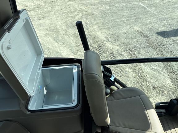 2025 John Deere 8RX 410 Tractor Rubber Track