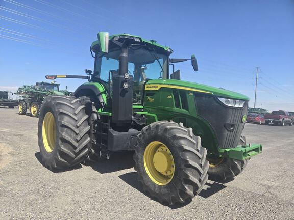 2022 John Deere 7R 250 Tractor