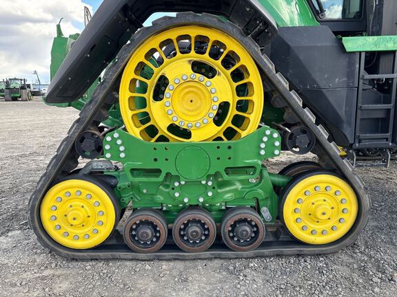 2025 John Deere 8RX 410 Tractor Rubber Track