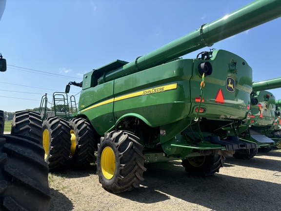 2022 John Deere S780 Combine