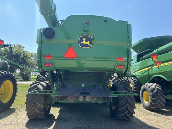 2022 John Deere S780 Combine