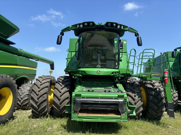 2022 John Deere S780 Combine