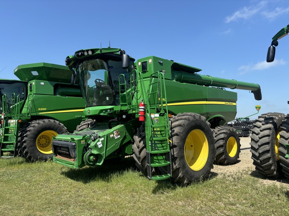 2022 John Deere S780 Combine