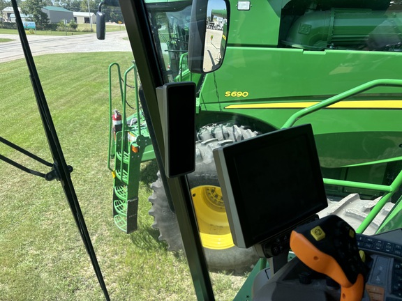 2022 John Deere S780 Combine