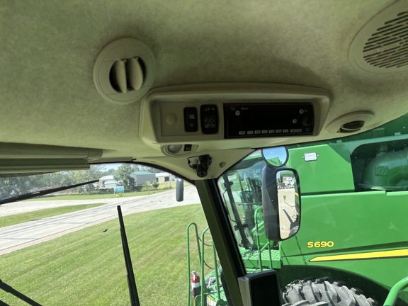 2022 John Deere S780 Combine