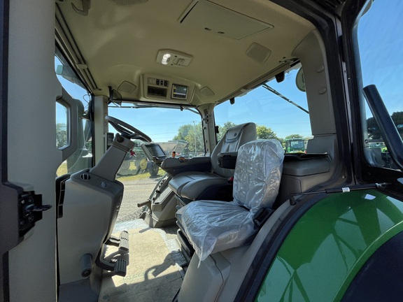 2023 John Deere 8R 310 Tractor