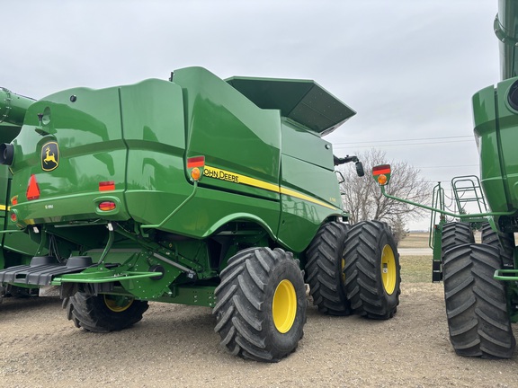 2023 John Deere S790 Combine