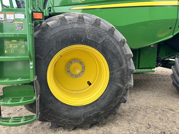 2023 John Deere S790 Combine