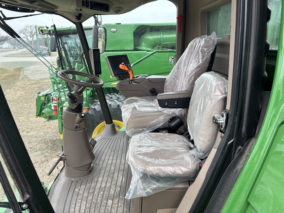 2023 John Deere S790 Combine