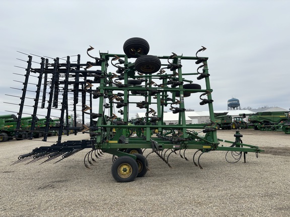 2008 John Deere 2210 Field Cultivator