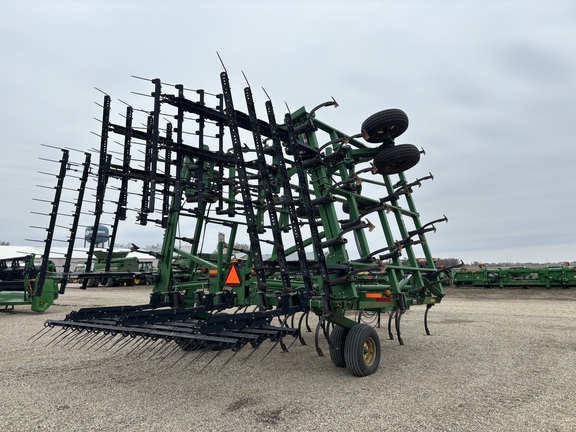 2008 John Deere 2210 Field Cultivator