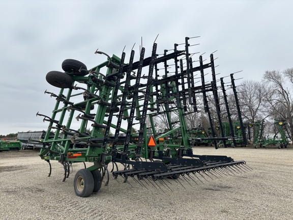 2008 John Deere 2210 Field Cultivator