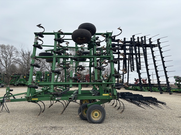 2008 John Deere 2210 Field Cultivator