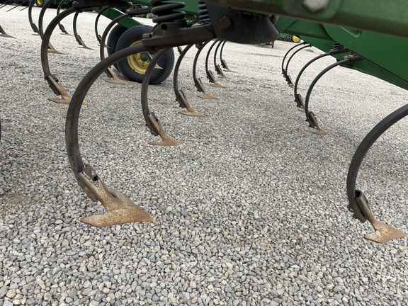 2008 John Deere 2210 Field Cultivator