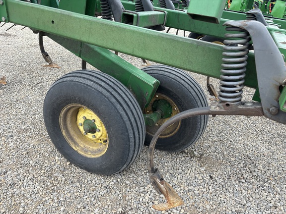 2008 John Deere 2210 Field Cultivator