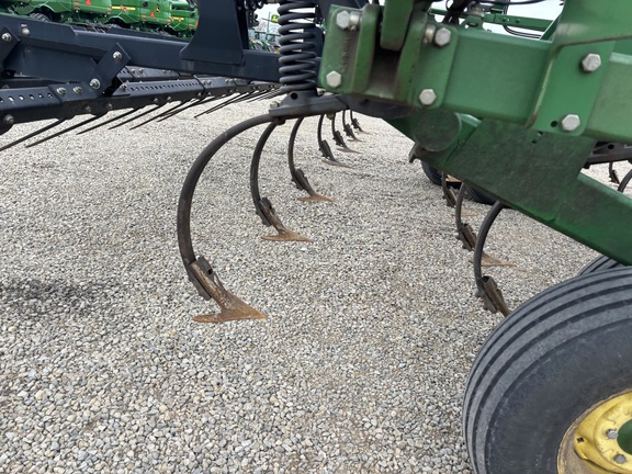 2008 John Deere 2210 Field Cultivator