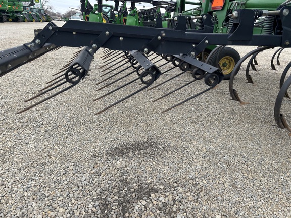 2008 John Deere 2210 Field Cultivator