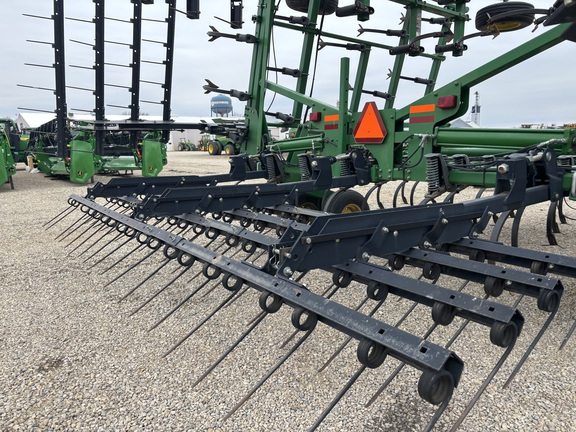 2008 John Deere 2210 Field Cultivator