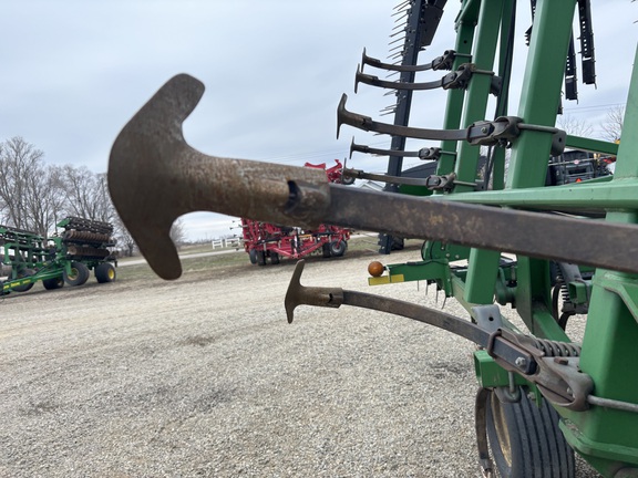 2008 John Deere 2210 Field Cultivator