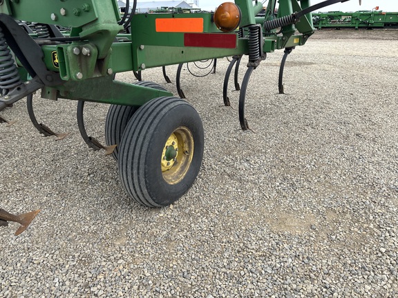 2008 John Deere 2210 Field Cultivator